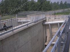 旋转式滗水器