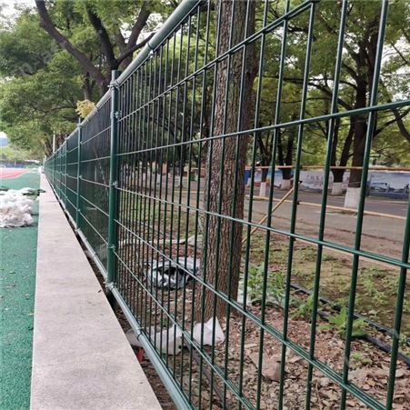 球场防护围栏 体育护栏围栏网 热镀锌钢 耐腾围网