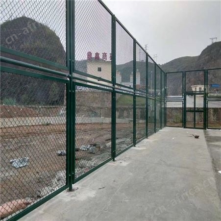 网面平整 广东佛山 笼式足球场面积 笼式半格栅组装 耐腾围网