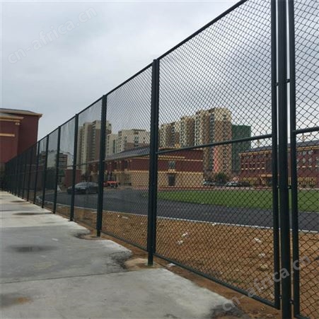 华丽体育场地护栏网 场地围网 足球场隔离网 公园球场 勾花护栏