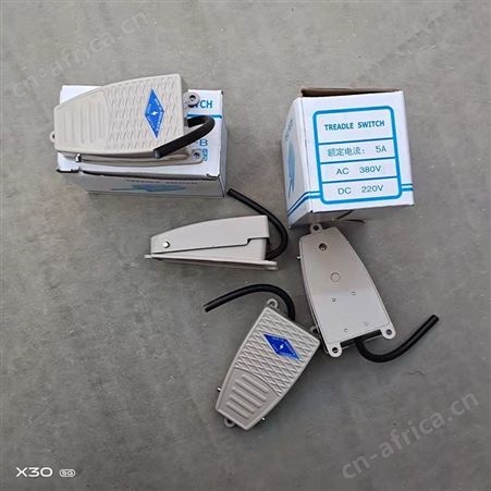 脚踏板开关带线220v脚踩式脚踏开关EKW5A-B脚踩限位开关巧夺