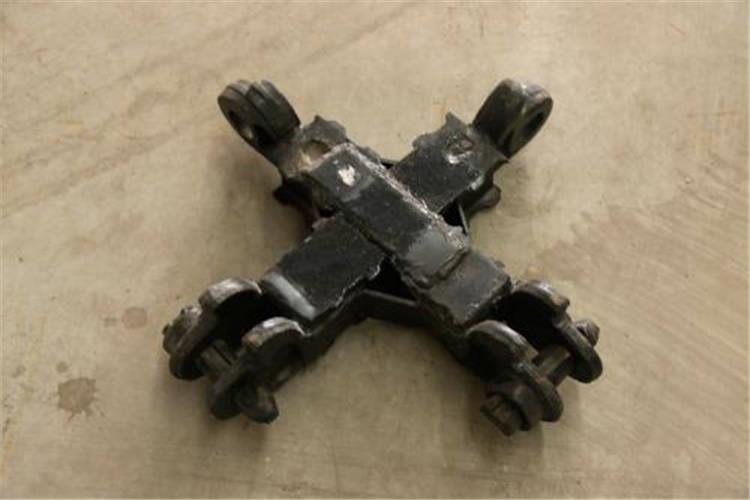 十字铰接顶梁可与带铰接式活顶盖的各类型摩擦支柱或单体支柱配合组成金属支架 十字铰接顶梁可与带铰接式活顶盖的各类型摩擦支柱或单体支柱配合组成金属支架