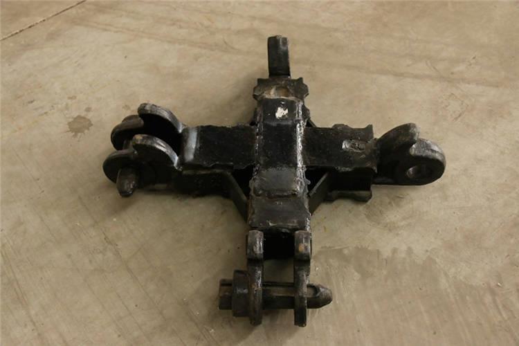 十字铰接顶梁自身可以连接或同B型顶梁相互连接呈方框形网状结构 十字铰接顶梁自身可以连接或同B型顶梁相互连接呈方框形网状结构